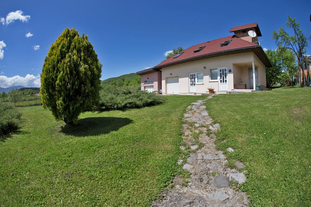 Apartment Oreskovic Otocac Exterior photo
